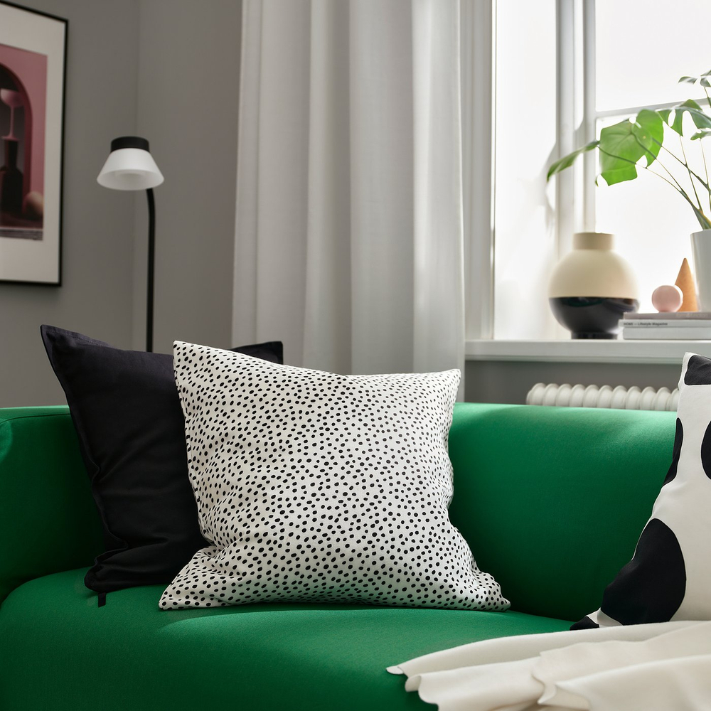 IKEA BJÖRKGRÅMAL  (ИКЕА БЙЁРКГРОМАЛ)  -  Наволочка - белый/чёрный 50x50 см