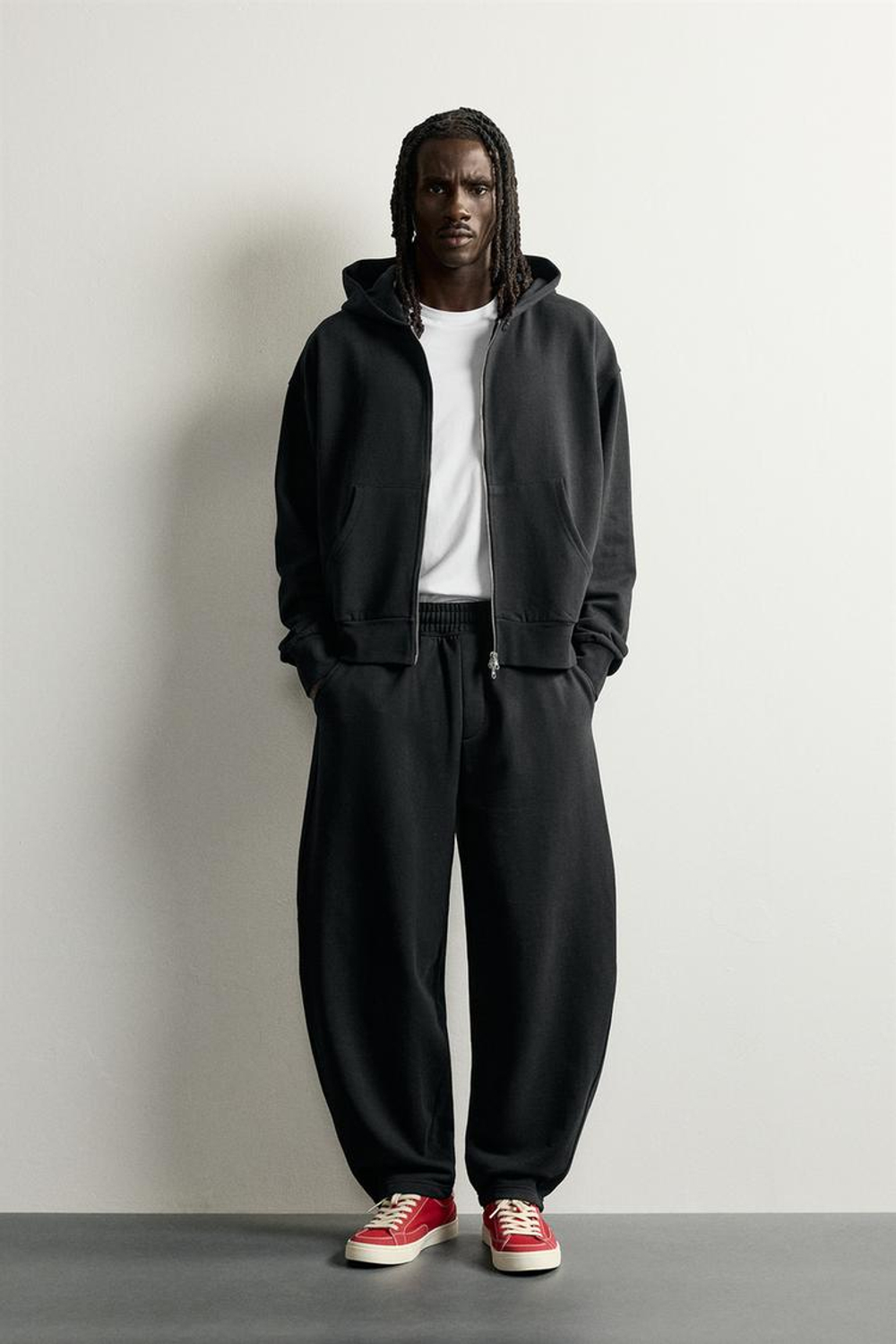 ZARA БАЗОВЫЕ БРЮКИ-ДЖОГГЕРЫ BALLOON FIT, ЧЕРНЫЙ
