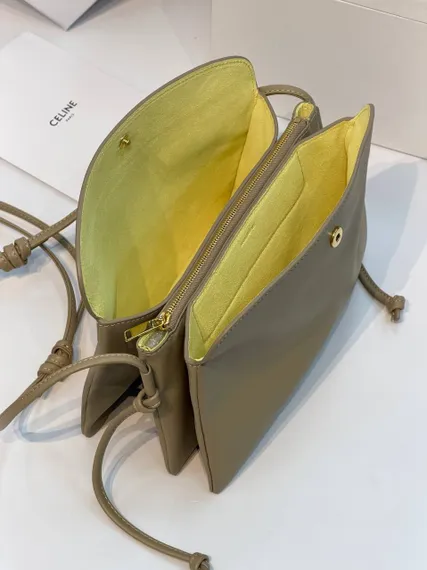 Сумка CELINE TRIO FLAP IN SMOOTH LAMBSKIN