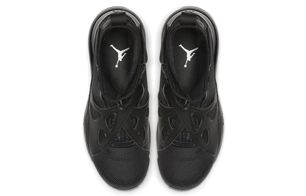 Jordan Air Latitude 720 Triple Black Women"s