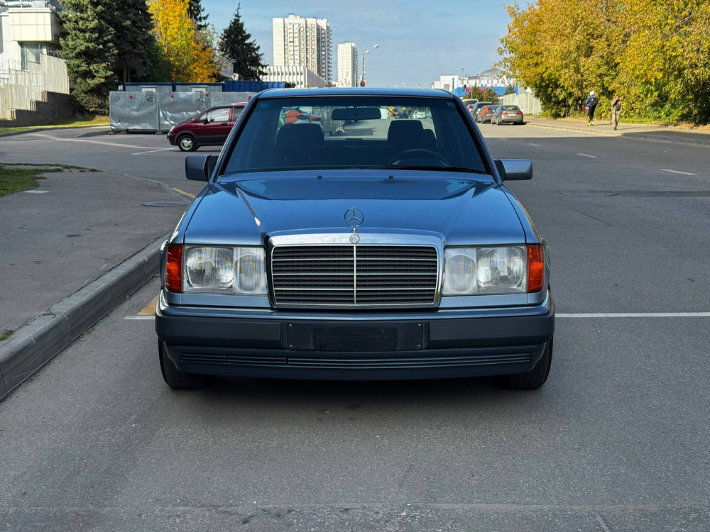 Mercedes-Benz E320