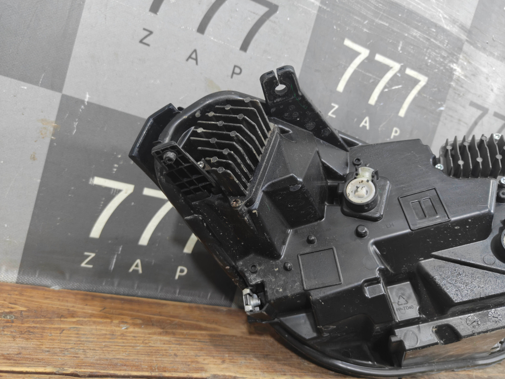 Фара левая LED Changan Lamore 23-нв Б/У Оригинал C589F2805010300AA