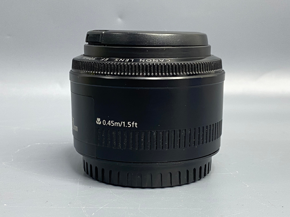 Canon EF 50mm f/1.8 II