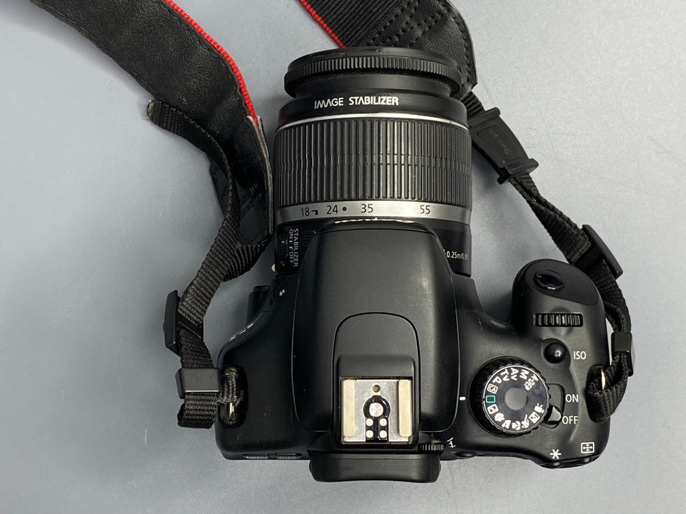 Canon EOS 550D Kit 18–55mm — 16 420 кадров