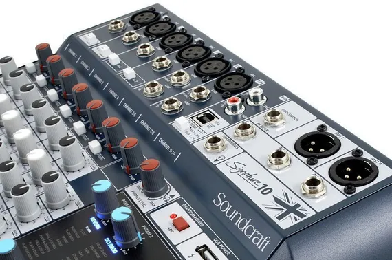 SoundCraft Signature 10
