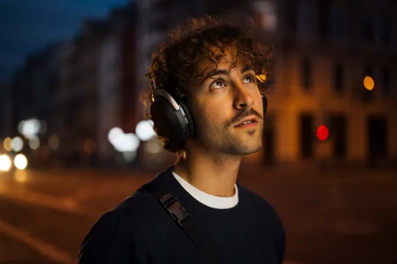 beyerdynamic AVENTHO 300 White