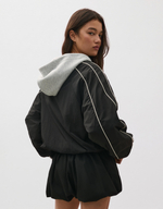 Женская легкая куртка с контрастной отделкой - BERSHKA
