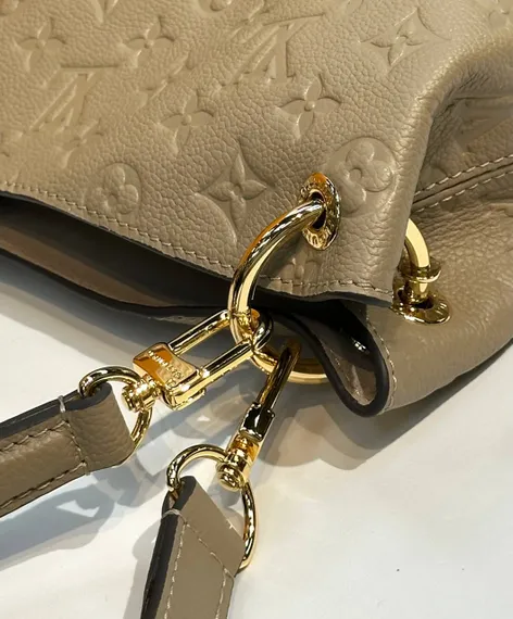 Сумка Louis Vuitton Hobo Metis