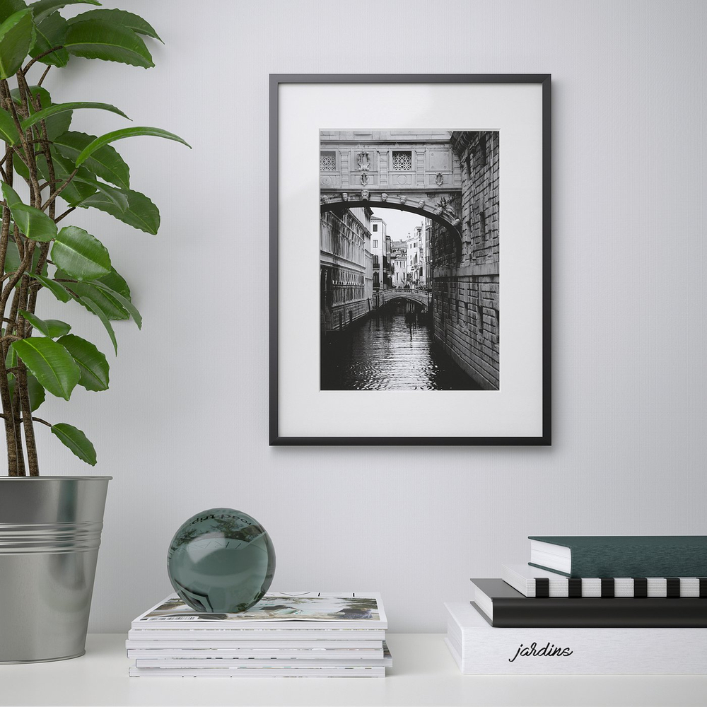 IKEA LOMVIKEN  (ИКЕА ЛОМВИКЕН)  -  Рамка - чёрная 30x40 см