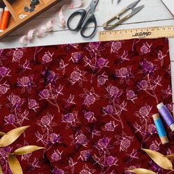 Ткань флис эскиз белого клевера на бордовом фоне