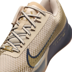 Мужские кроссовки теннисные Nike Zoom Vapor 11 Clay Premium - sanddrift/metallic gold/thunder blue