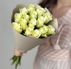 Flower bouquet of 15 white Kenyan roses