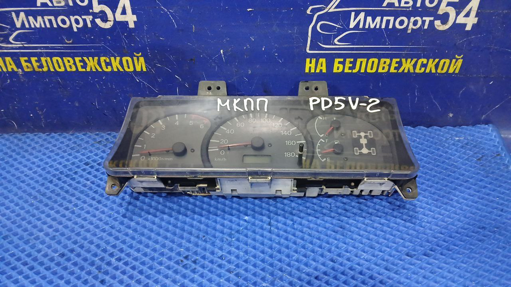 Щиток приборов MITSUBISHI DELICA 1998