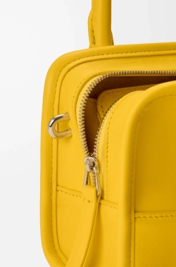 Loewe Мини-сумка Amazona 180 из мягкой телячьей кожи, желтый