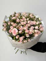 Букет моно из кустовых роз 15 шт в нежно-розовом оттенке