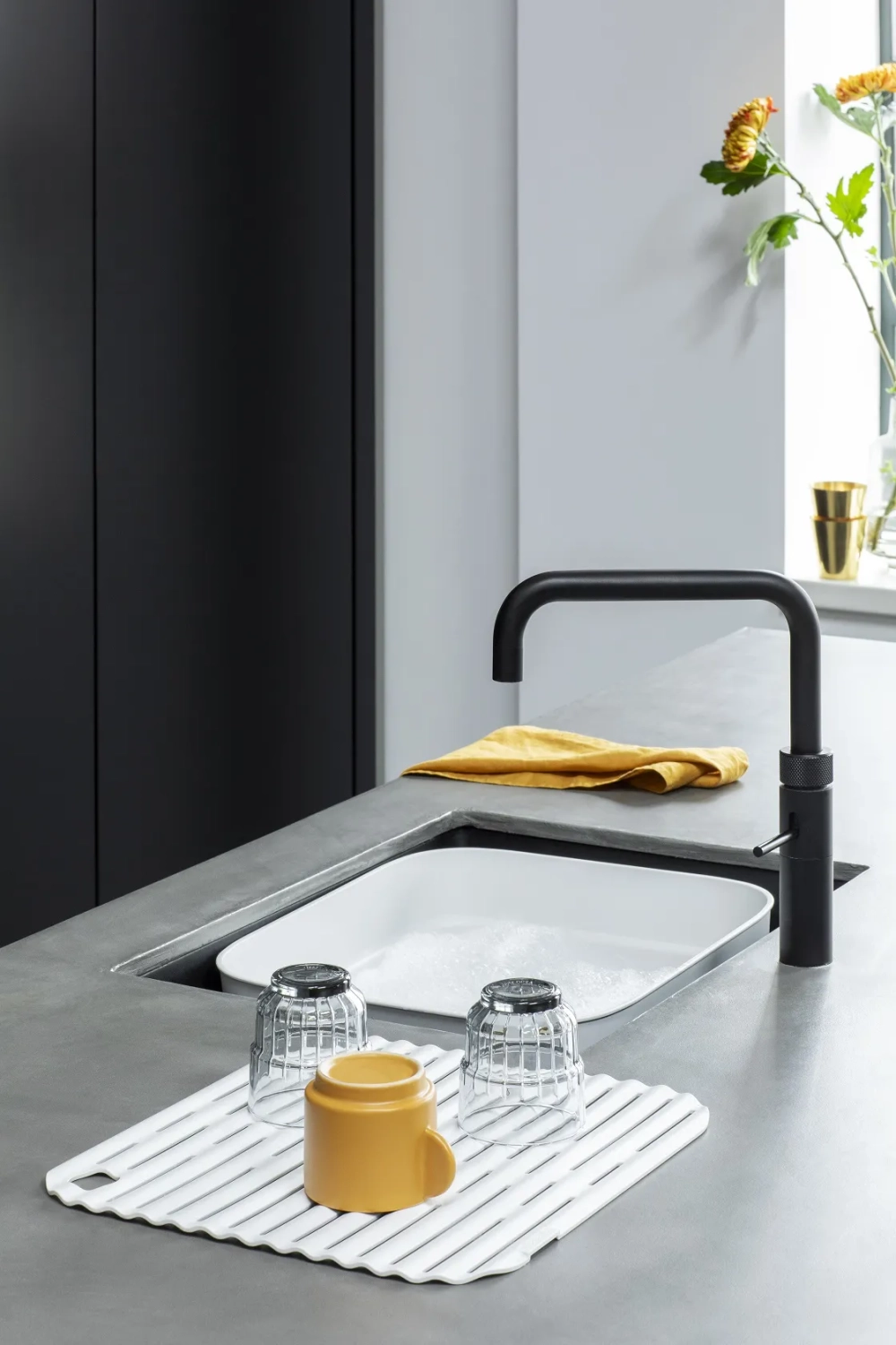 Brabantia Мойочный контейнер Sink Side с крылом для сушки, светло-серый 302688