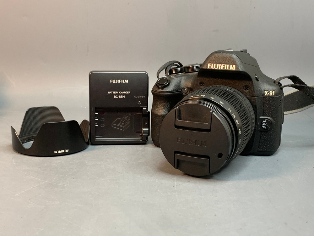 Fujifilm FinePix X-S1