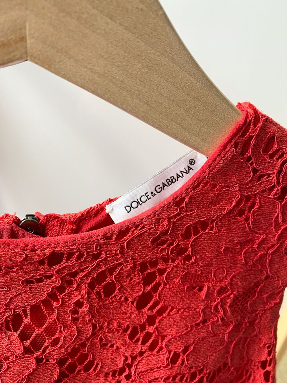 Кружевное платье Dolce&Gabbana, 104