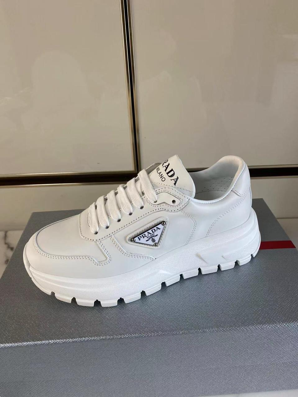 Кроссовки Prada