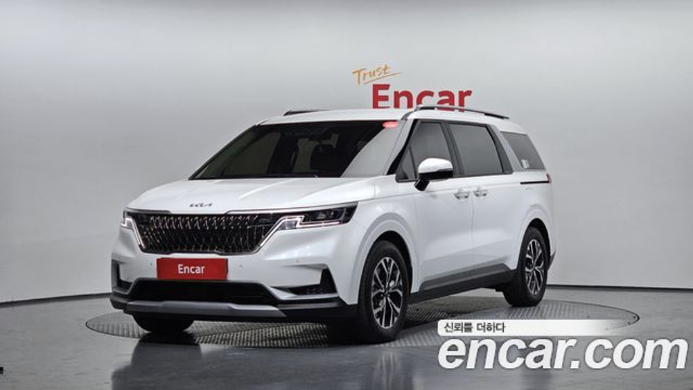 KIA Canival 9-Seater Prestige — 2022