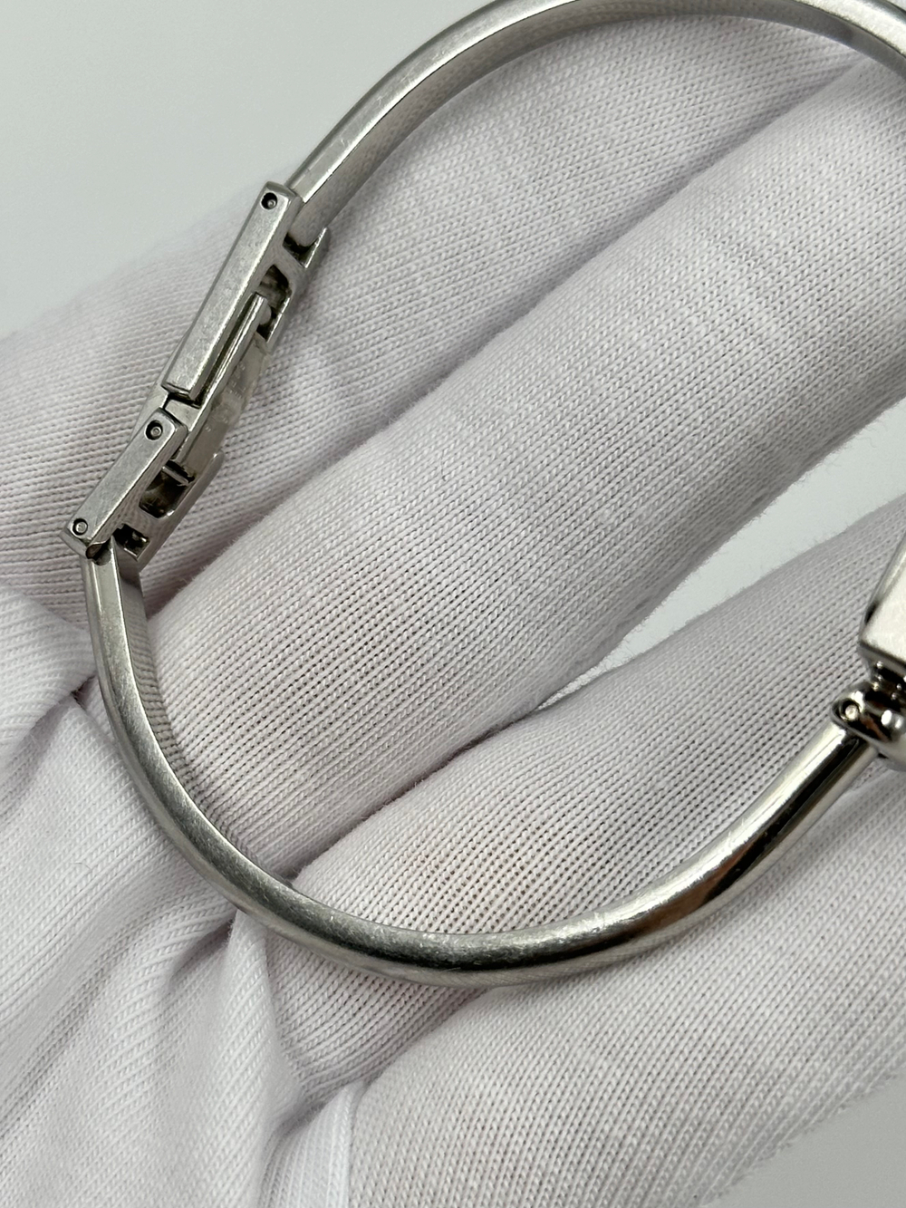 Часы Gucci 1900L