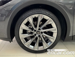 Toyota Crown 2.5 4WD Hybrid — 2024