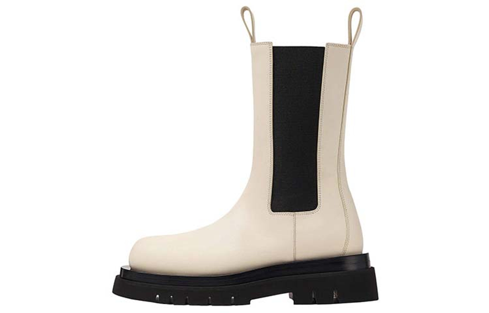 Bottega Veneta Tire Chelsea Boots Women"s Cream
