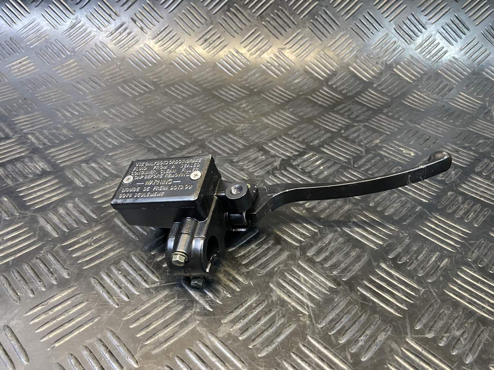 Цилиндр переднего тормоза Yamaha TDM850 RN03J 053996