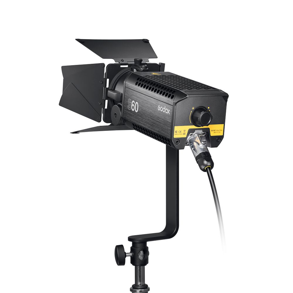 Светодиодный осветитель Godox S60