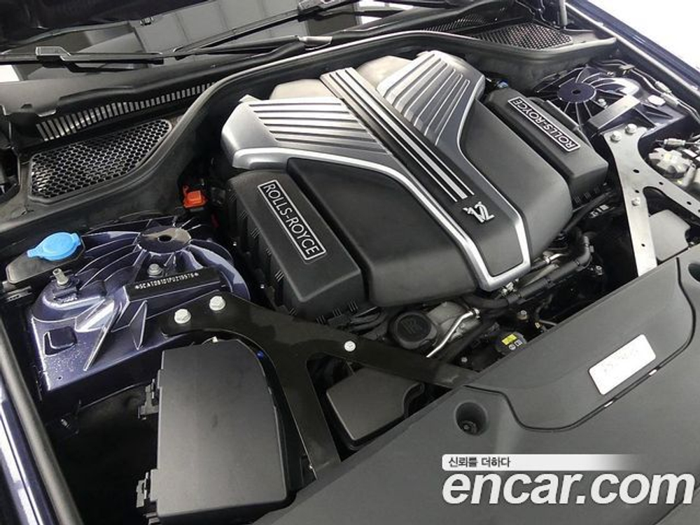 Rolls-Royce Ghost 6.7 V12 Black Badge — 2023
