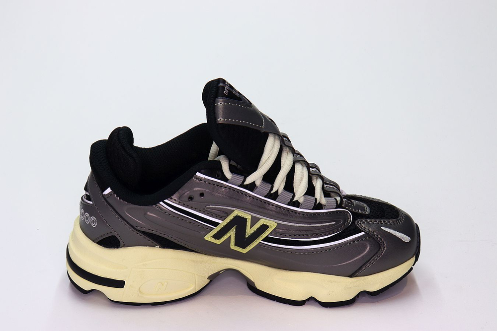 Кроссовки нат. кожа (36-41)р. / шт. NB1000-822