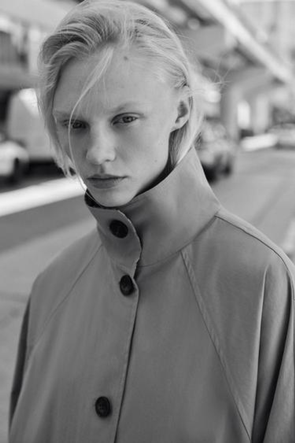 Оверсайз-тренч с каретными манжетами - ZARA