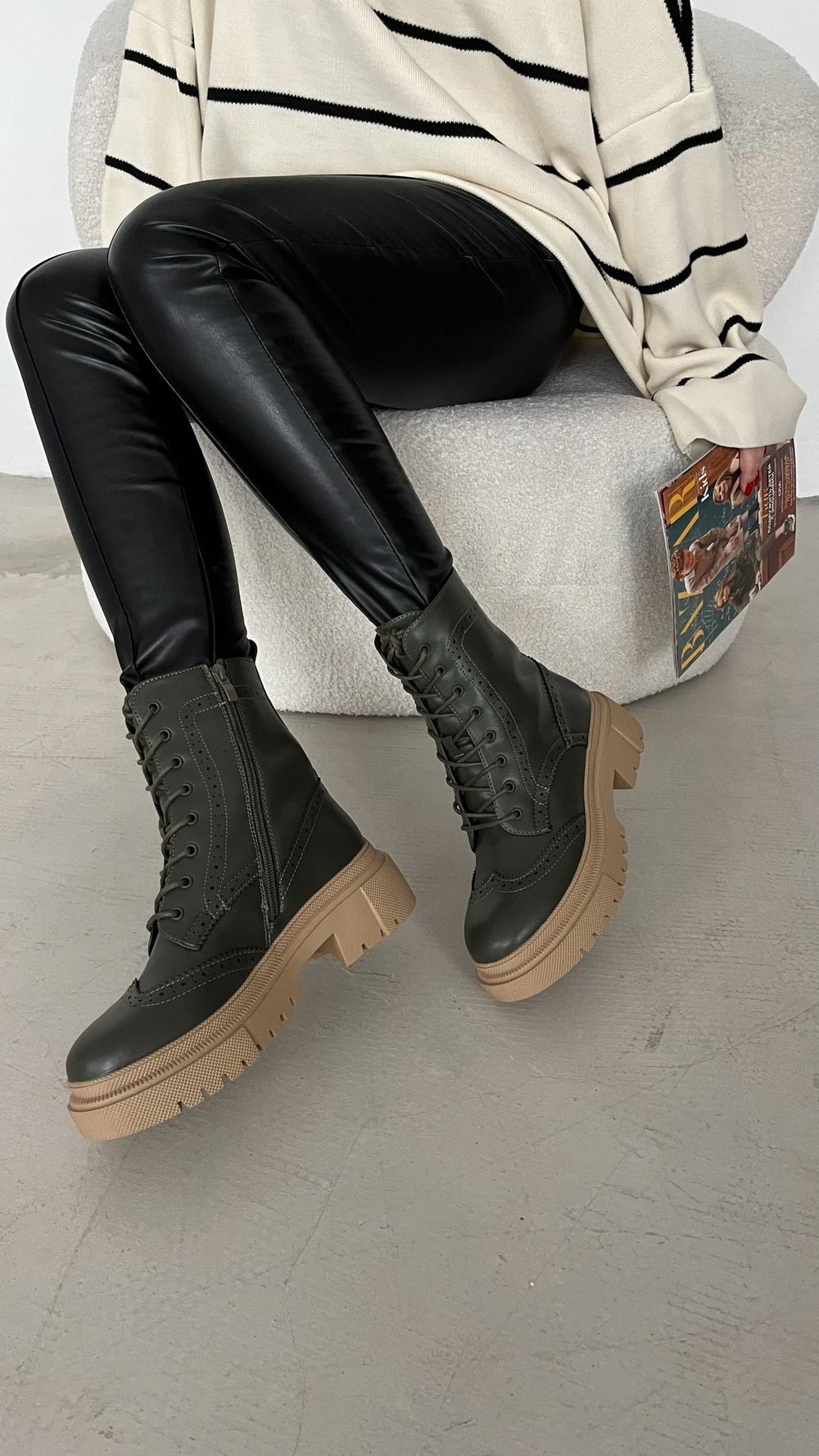 Полуботинки в стильном оттенке