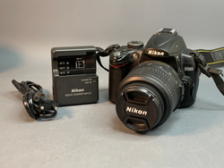 Nikon D5000 kit 18-55mm 22.000 кадров