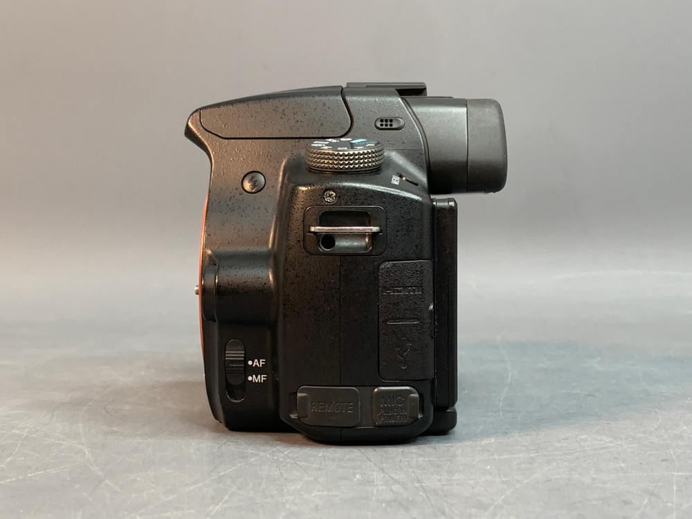 Sony A33 с дефектом