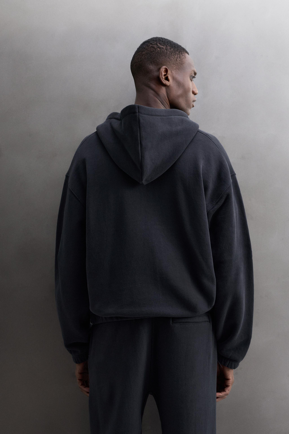 ХУДИ ИЗ ХЛОПКА НА МОЛНИИ — ZARA