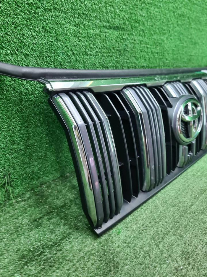 Решетка радиатора Toyota LC Prado 150 (2017-н.в.)