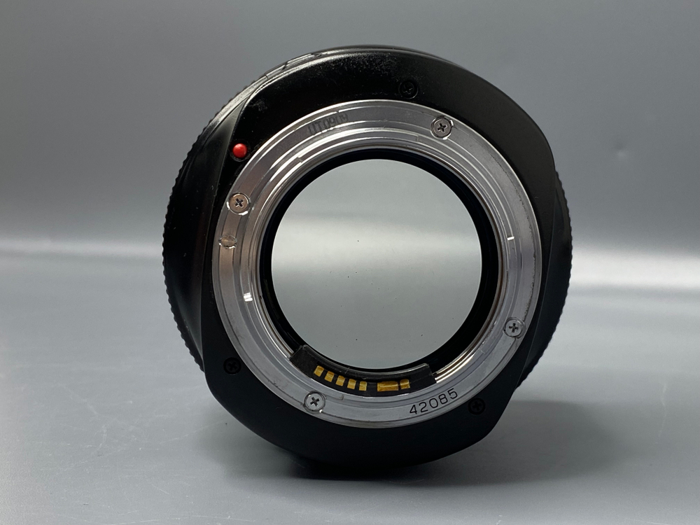 Canon EF 85mm f/1.2L II USM