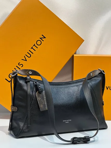 Сумка Louis Vuitton Vibe Carry All East West
