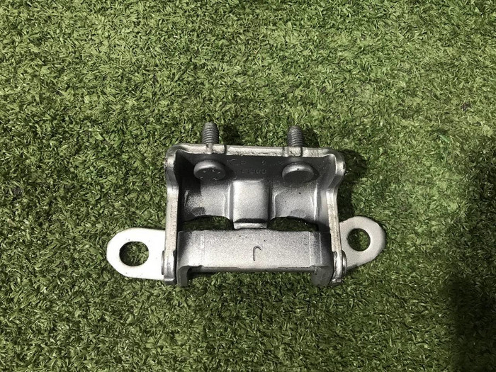 Петля двери задняя левая верхняя Nissan Qashqai j10 (2006-2013)