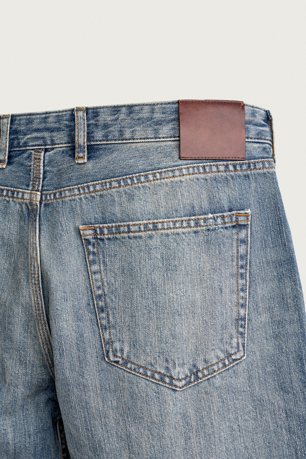 ДЖИНСЫ BOOTCUT С НИЗКОЙ ПОСАДКОЙ И РАЗРЕЗАМИ — ZARA