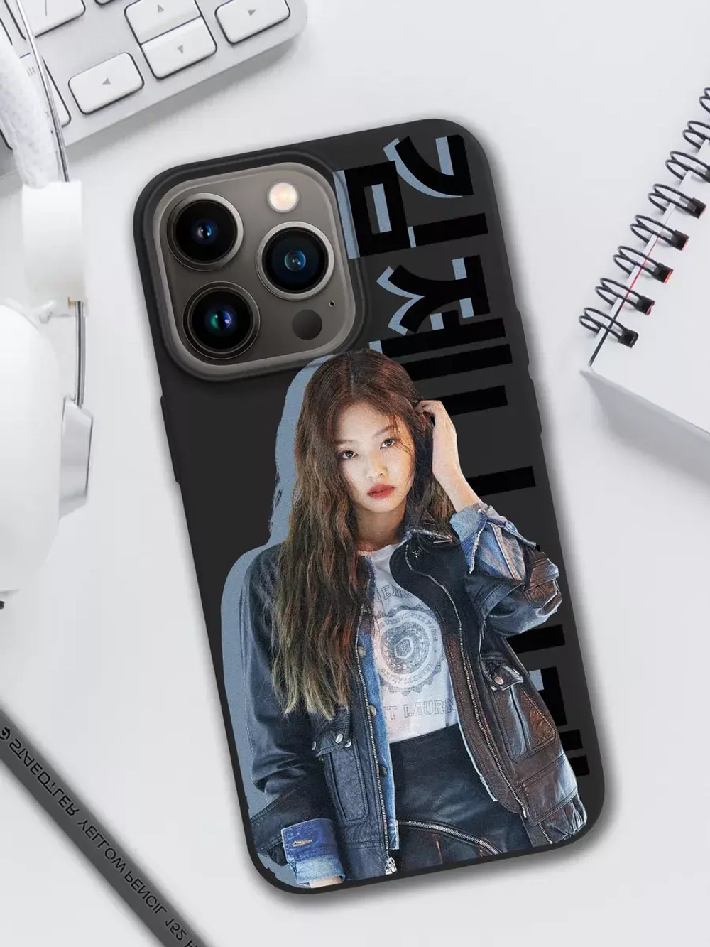Чехол на iPhone 15 Pro с принтом