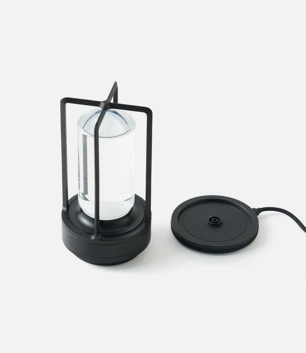 Ambientec Turn+ Aluminum Black — лампа из алюминия