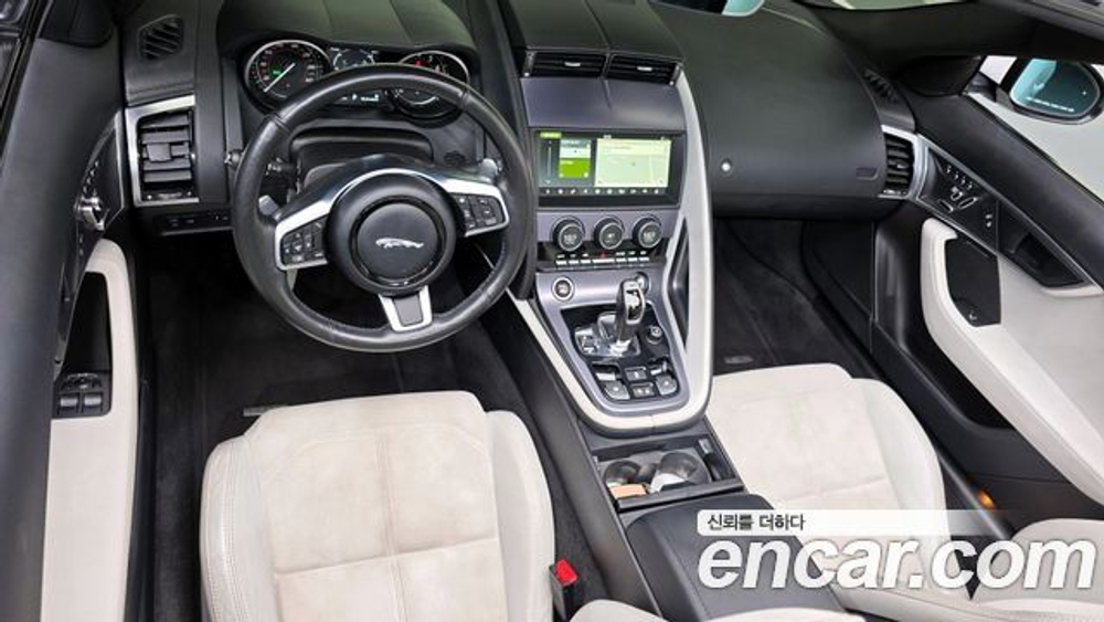 Jaguar F-TYPE P300 — 2019
