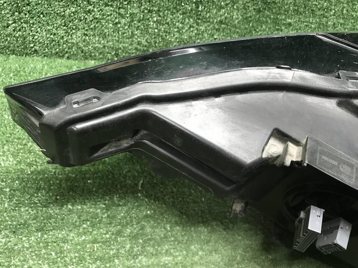 Фара правая Volvo XC60 2 (2017-2021) LED