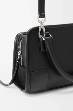 Loewe Мини-сумка Amazona 180 из мягкой телячьей кожи, черный