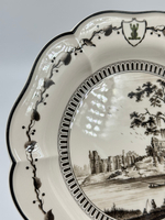 Тарелка Wedgwood «Зелёная лягушка» («View of Chepstow Castle»)