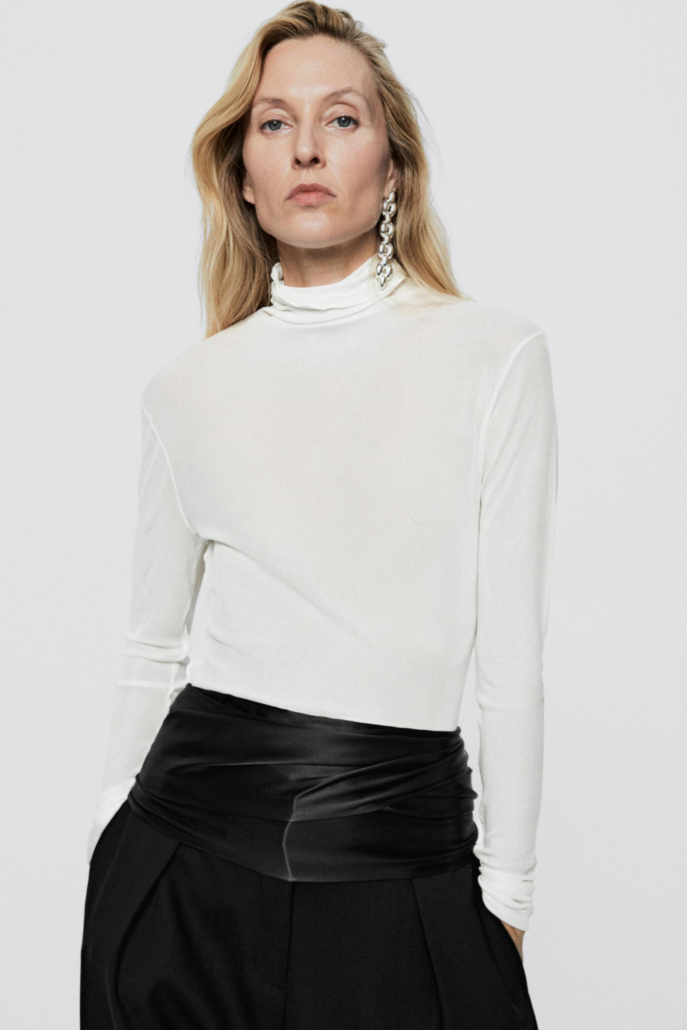 Massimo Dutti Футболка с высоким вротником из 100% шелка - Limited Edition, белый
