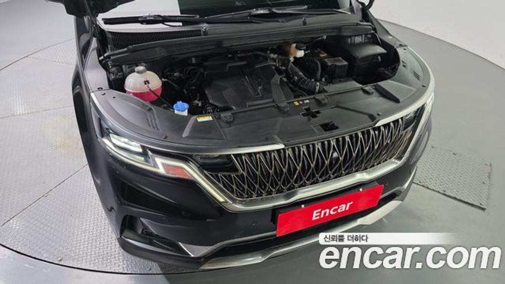 KIA Canival Gasoline 9-Seater Signature — 2023