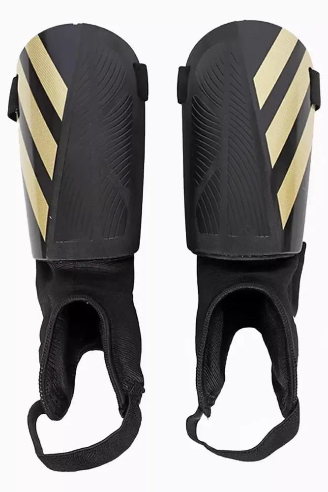 Футбольные щитки adidas Tiro Match Футбольные щитки adidas Tiro Match